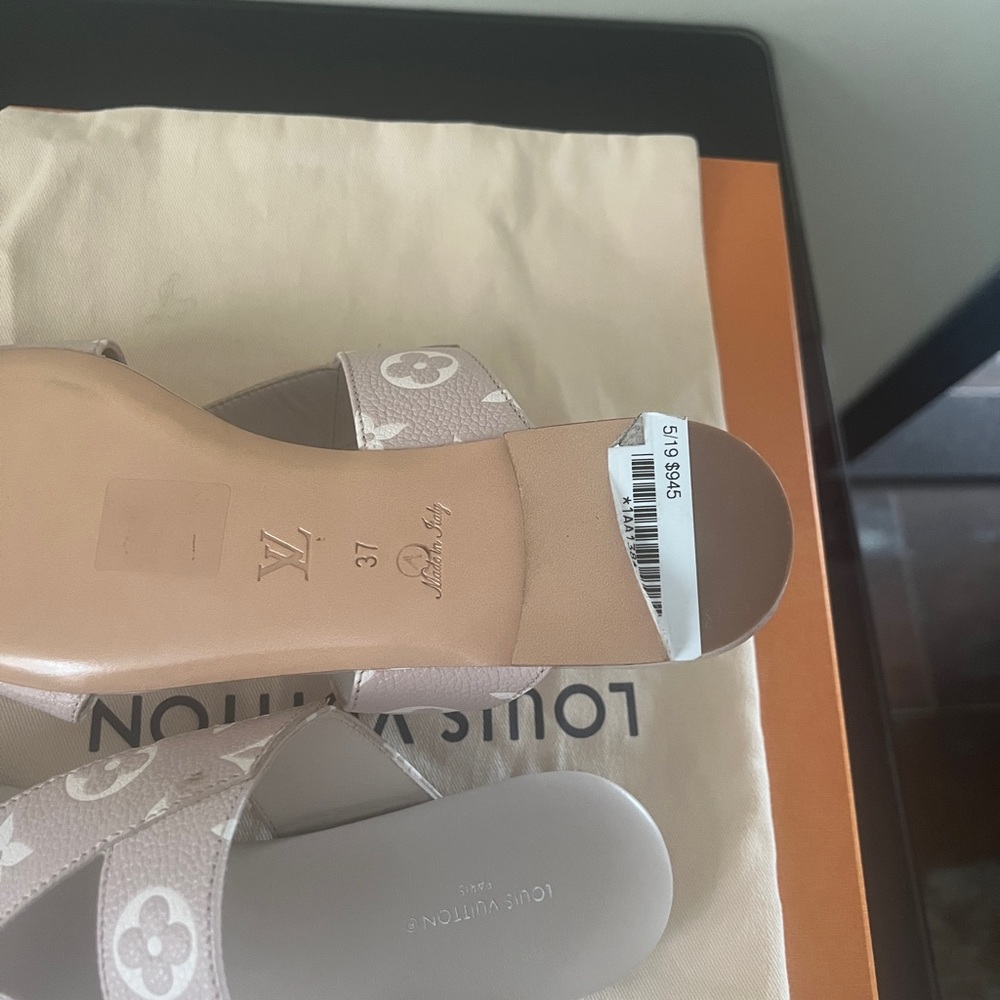Louis Vuitton sandals size 37 - Picture 5 of 5